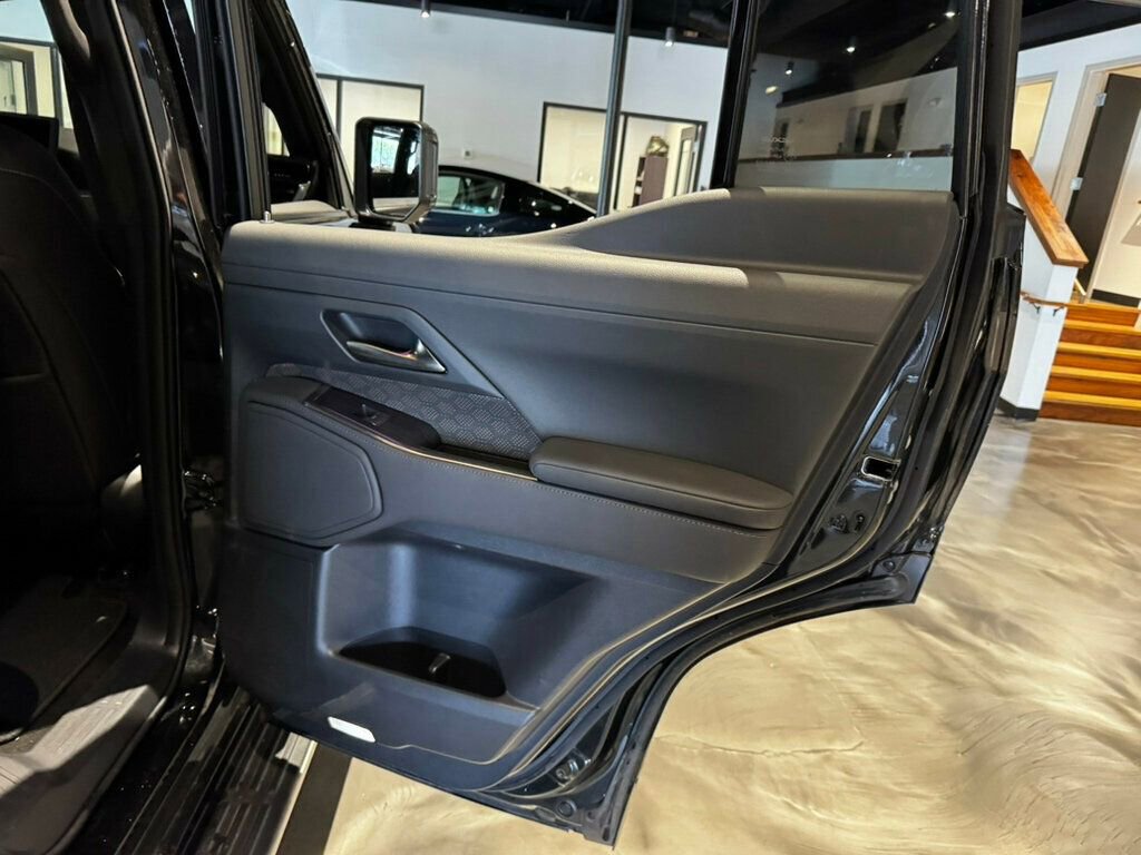 Used 2024 Lexus GX 550 w/ Cold Area Package AWD/4WD image 20