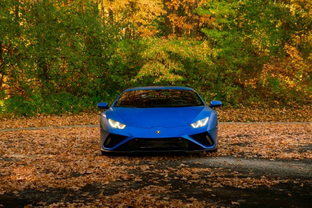 Used 2022 Lamborghini Huracan EVO RWD image 28