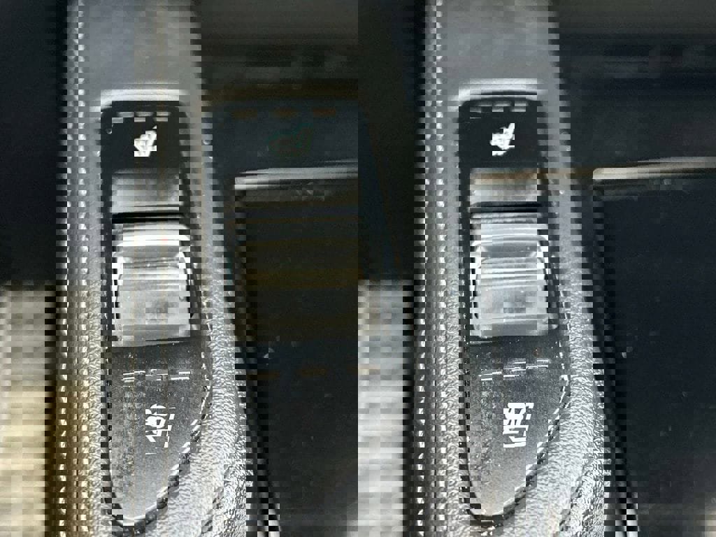 Used 2022 Kia Telluride SX w/ SX Prestige Package image 35