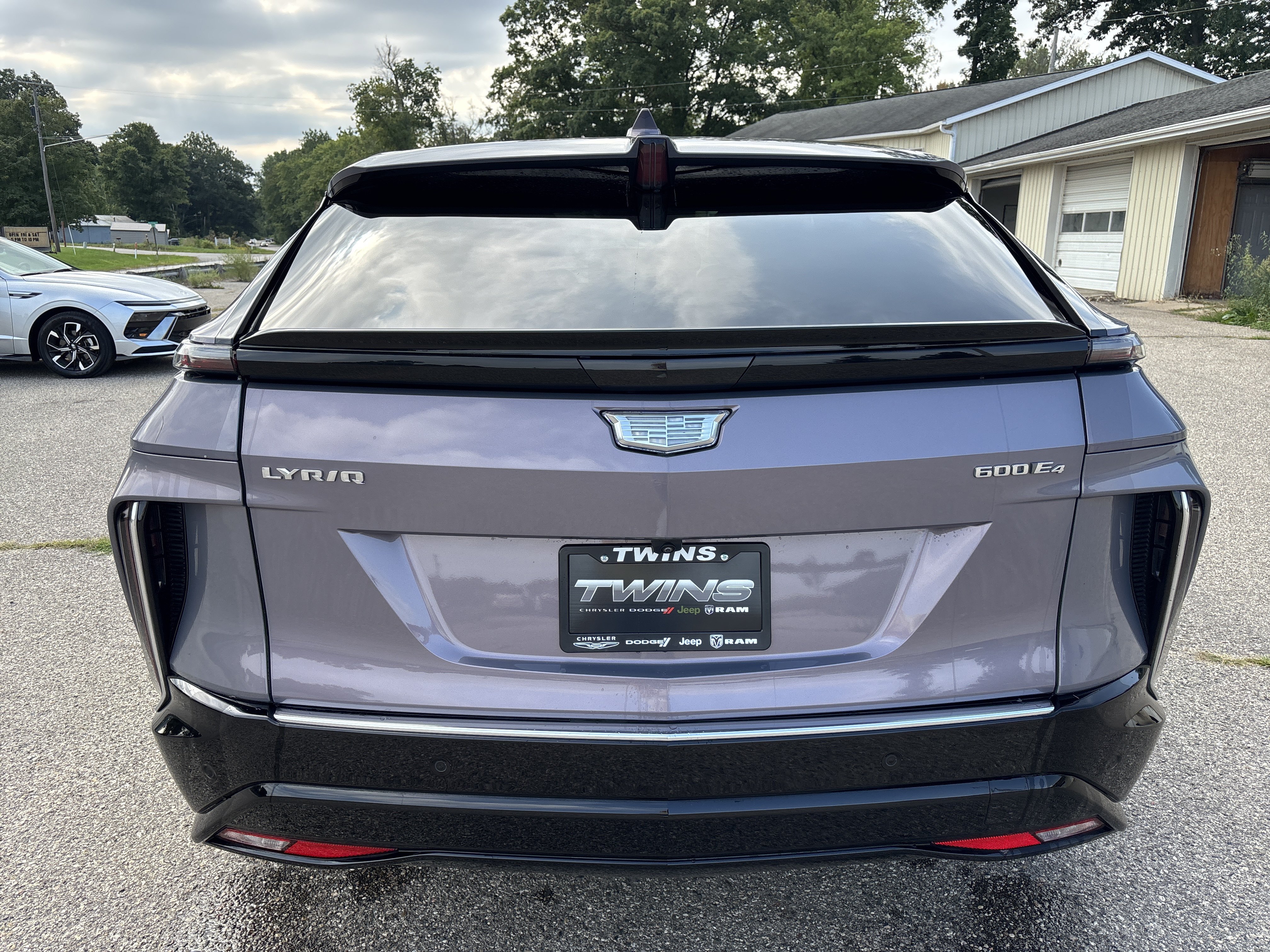 Used 2024 Cadillac Lyriq Tech AWD/4WD image 4