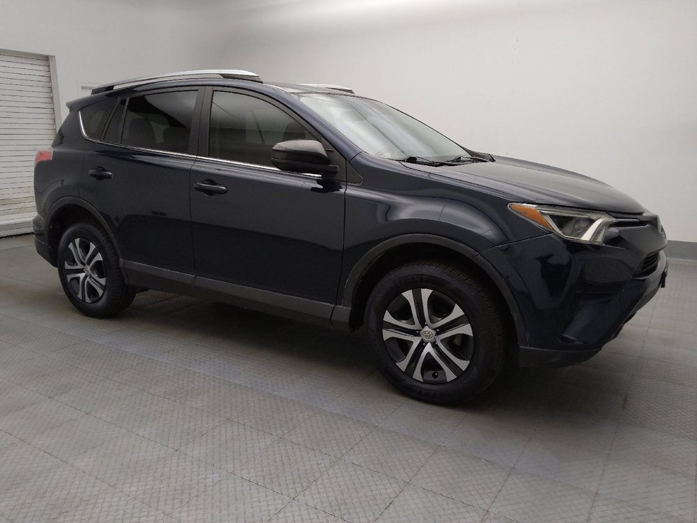 Used 2018 Toyota RAV4 LE FWD image 11