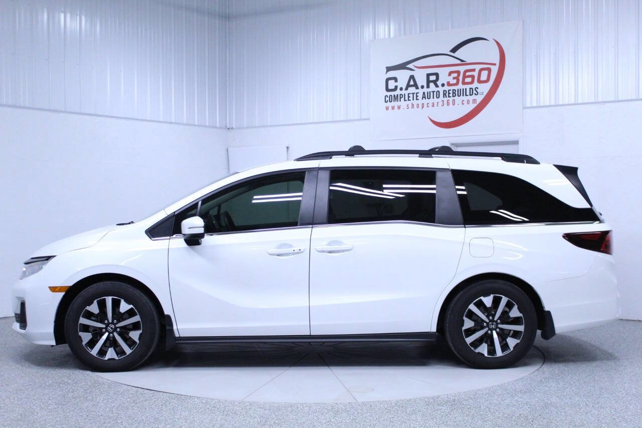 Used 2025 Honda Odyssey EX-L image 3