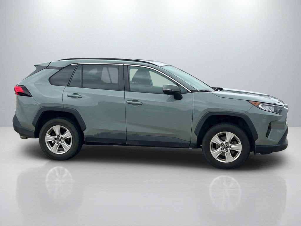 Used 2019 Toyota RAV4 XLE w/ Convenience Package AWD/4WD image 4