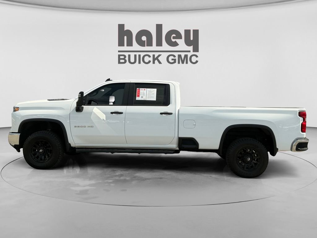 Used 2024 Chevrolet Silverado 3500 W/T AWD/4WD image 2