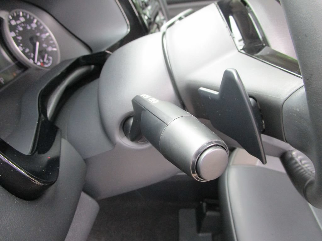 Used 2024 Nissan Pathfinder SL FWD image 23