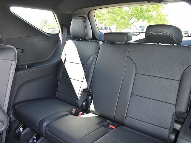 New 2026 Chevrolet Traverse LT w/ LPO, Floor Liner Package image 9