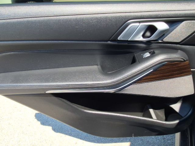 Used 2019 BMW X7 xDrive50i w/ M Sport Package AWD/4WD image 19