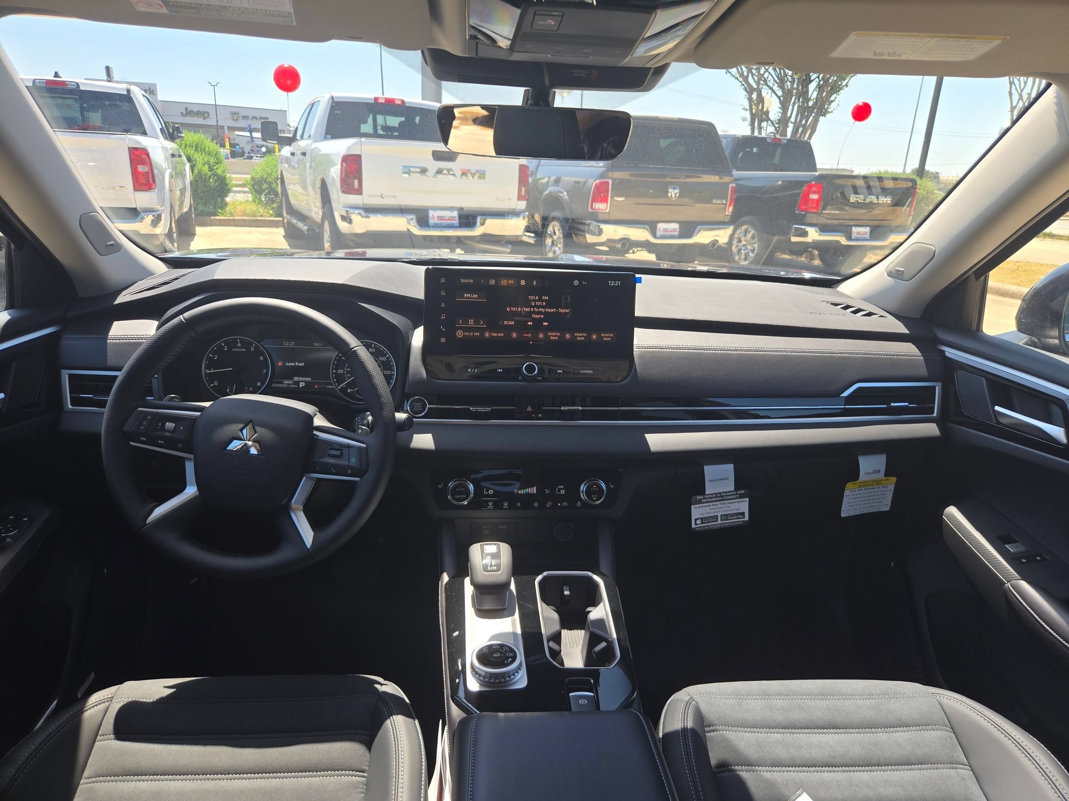 New 2026 Mitsubishi Outlander SE FWD image 14