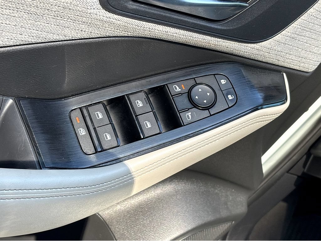 Certified 2023 Nissan Rogue SV FWD image 35