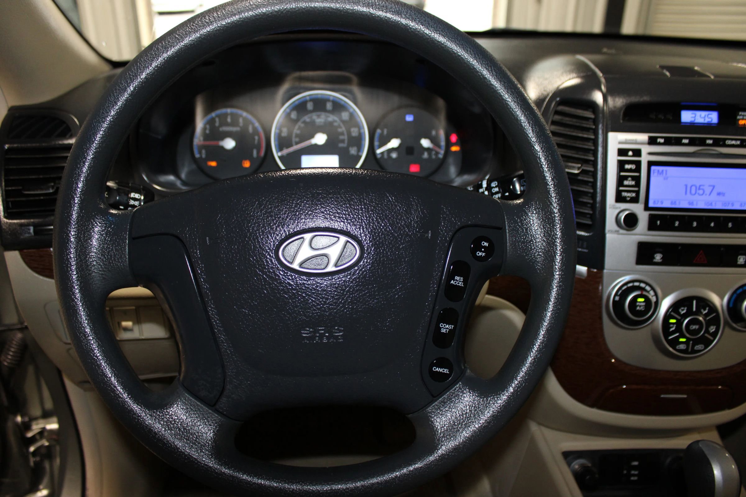 Used 2009 Hyundai Santa Fe GLS FWD image 10