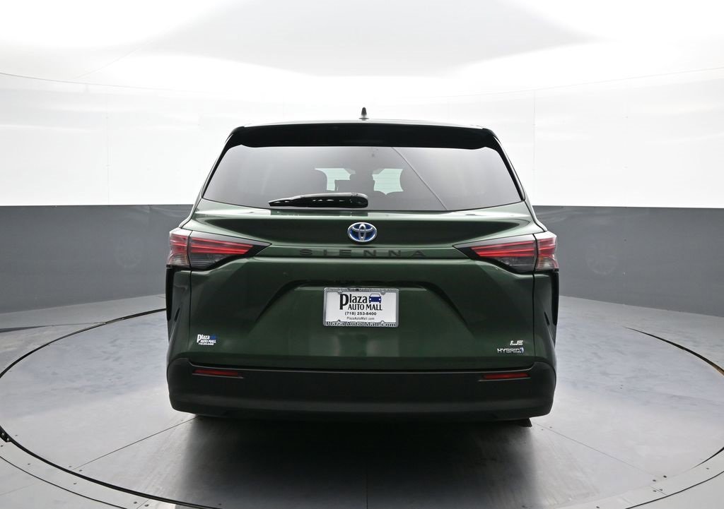 Certified 2021 Toyota Sienna LE image 7