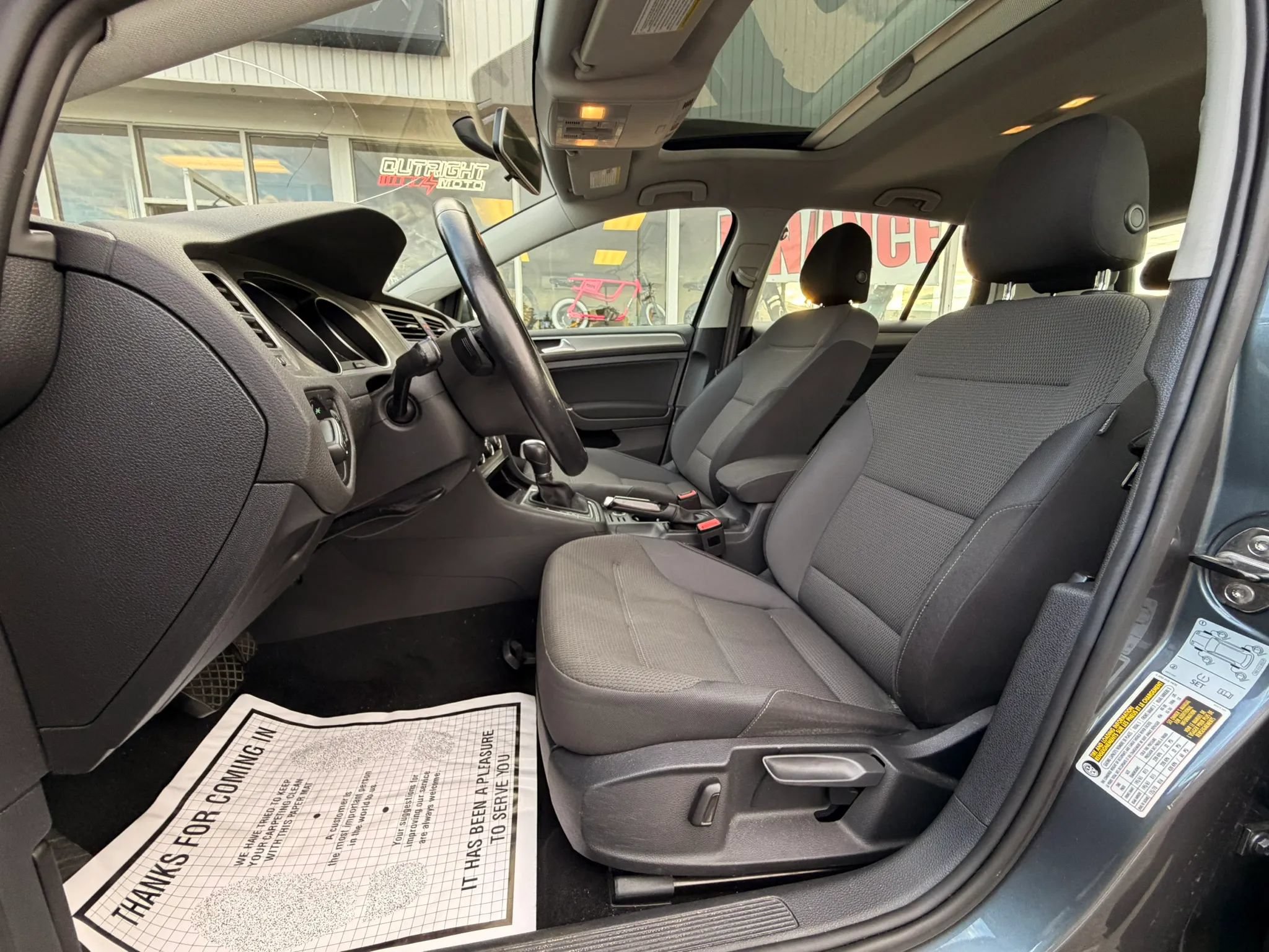 Used 2016 Volkswagen Golf S FWD image 10