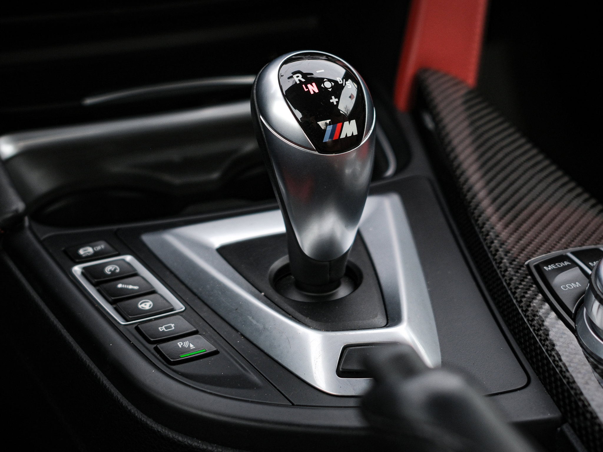 Used 2018 BMW M4 Convertible image 25