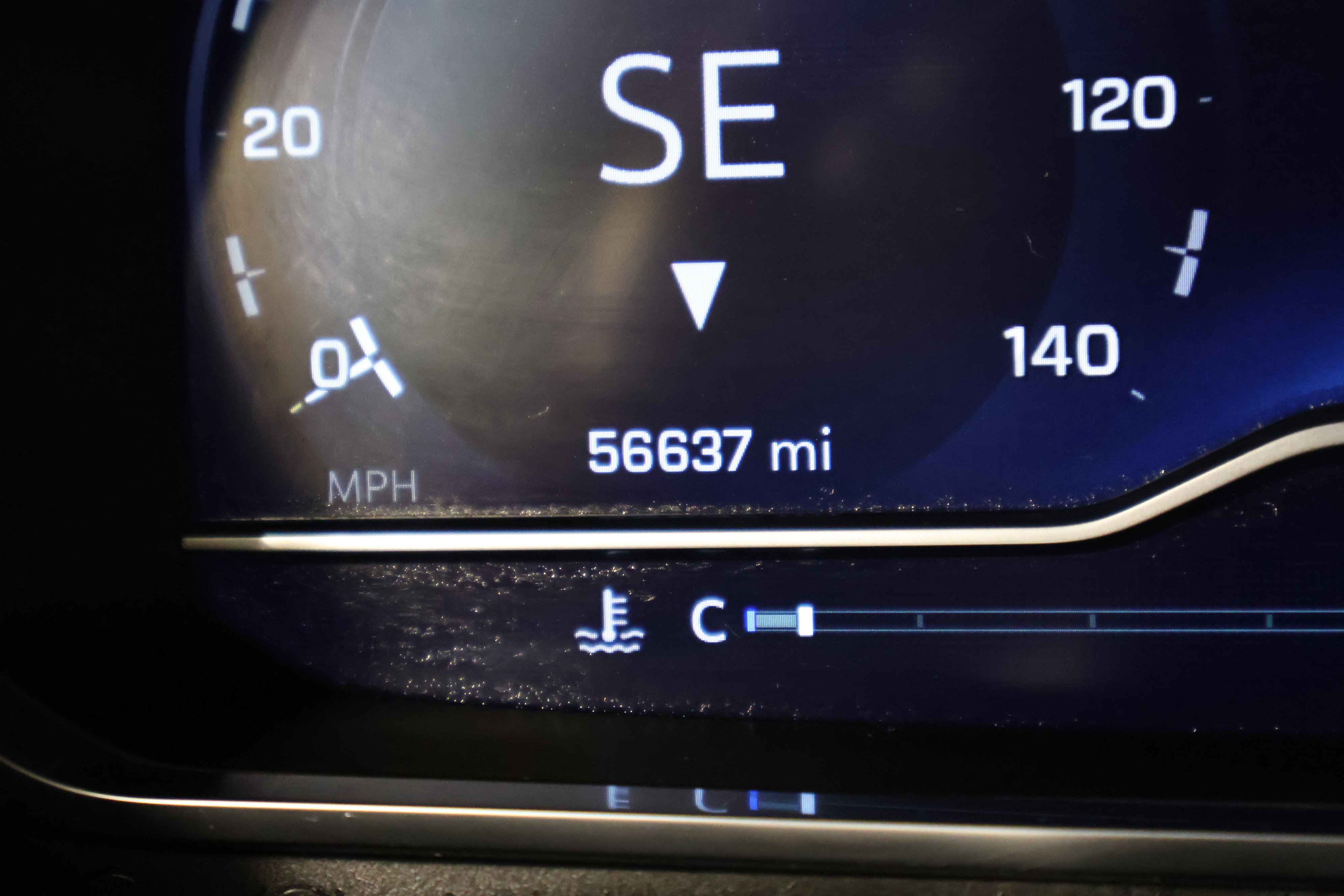 Used 2024 Chevrolet Tahoe Premier AWD/4WD image 18