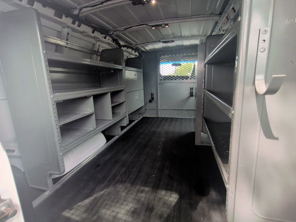 Used 2018 Chevrolet Express 2500 w/ Driver Convenience Package RWD image 21
