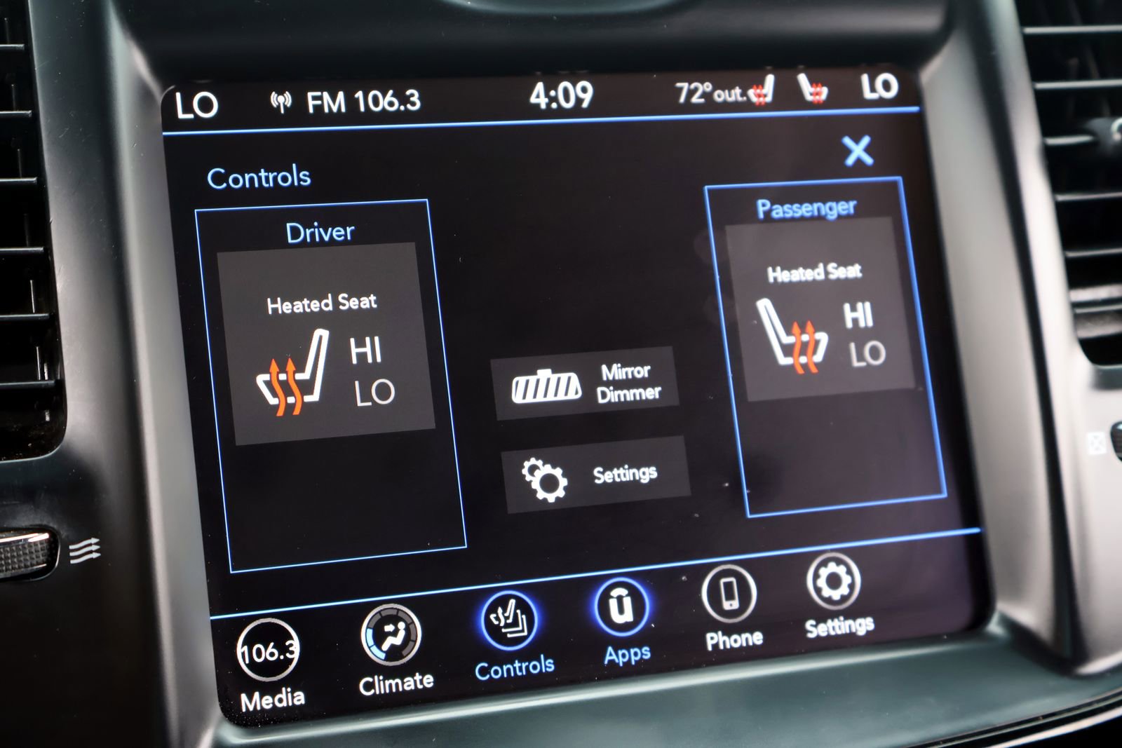 Used 2018 Chrysler 300 S RWD image 20
