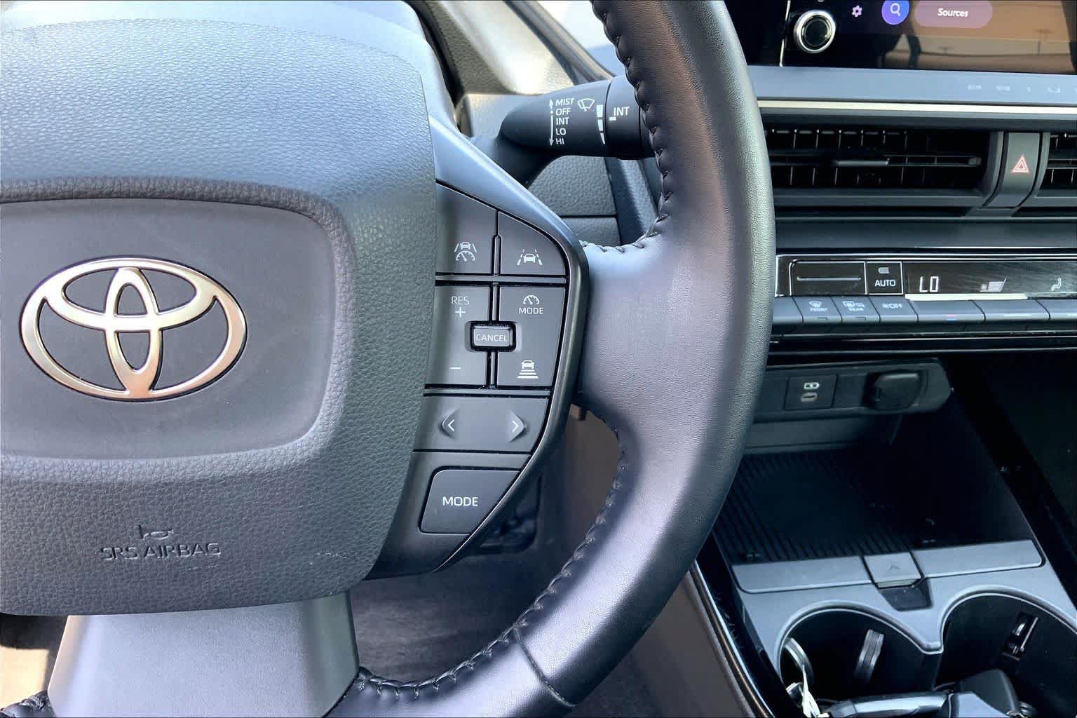 Used 2024 Toyota Prius LE FWD image 23