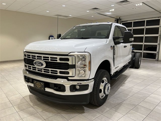 New 2026 Ford F350 4x4 Crew Cab DRW Super Duty