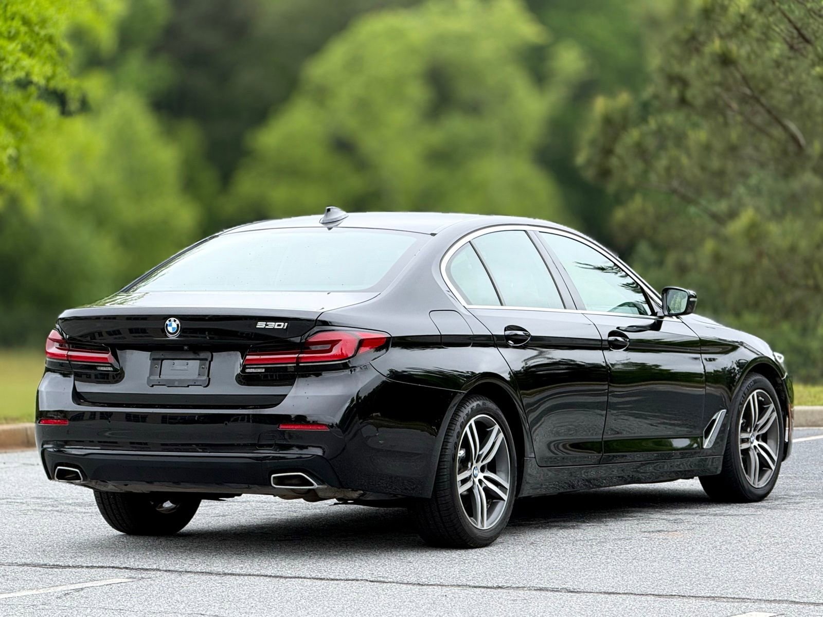 Used 2022 BMW 530i w/ M Sport Package RWD image 11