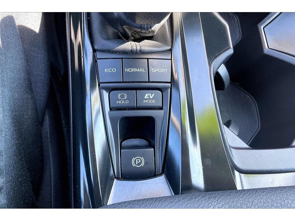 Used 2025 Toyota Camry LE w/ Convenience Package AWD/4WD image 30