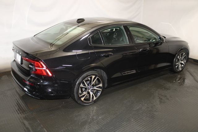 Used 2024 Volvo S60 B5 Core AWD/4WD image 5