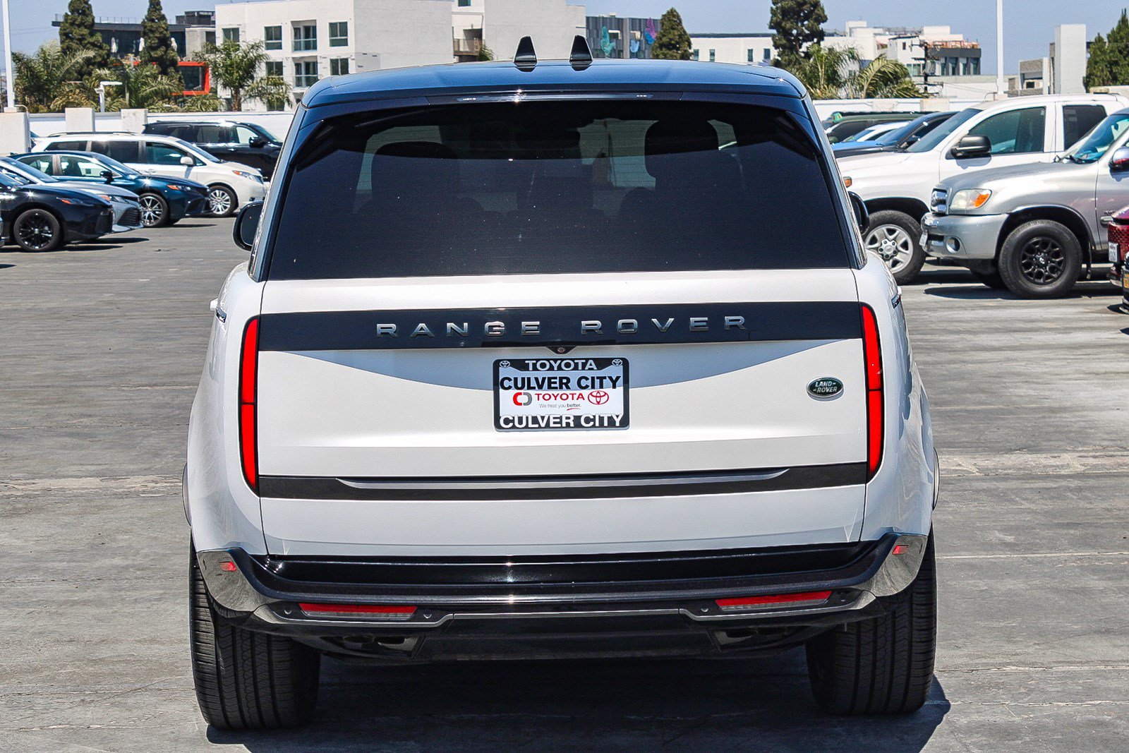 Used 2023 Land Rover Range Rover SE AWD/4WD image 8
