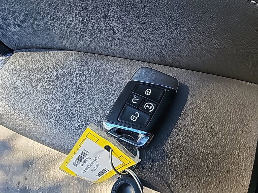 Certified 2023 Volkswagen Atlas SEL image 19