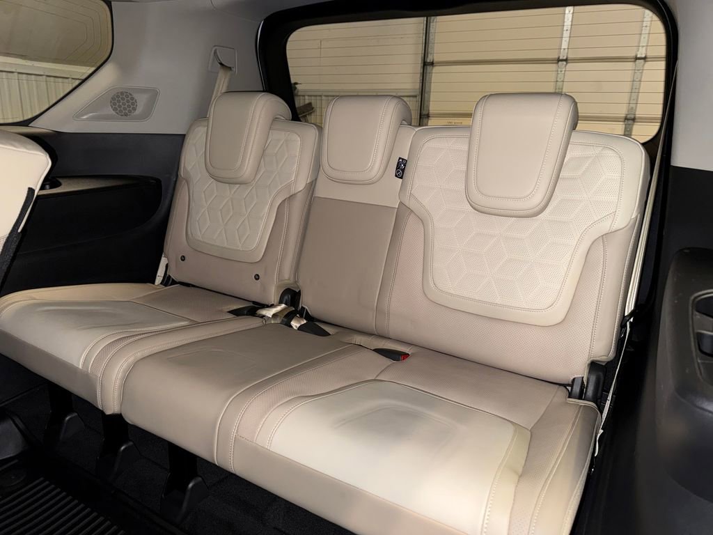 Used 2025 Nissan Armada Platinum w/ Convenience Package image 23