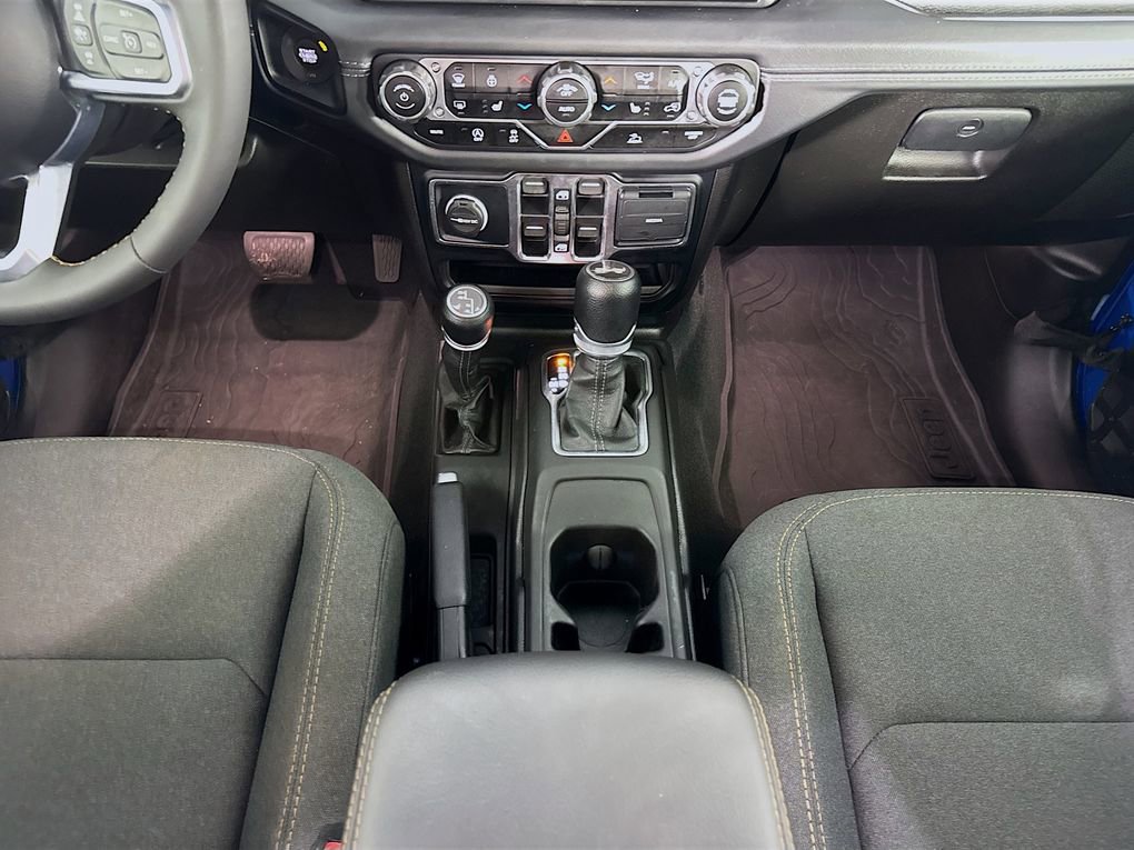 Used 2024 Jeep Wrangler Sahara image 36