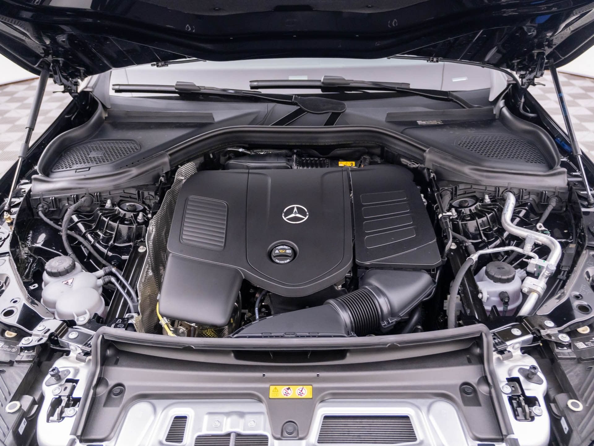 New 2027 Mercedes-Benz GLC 300 4MATIC image 34