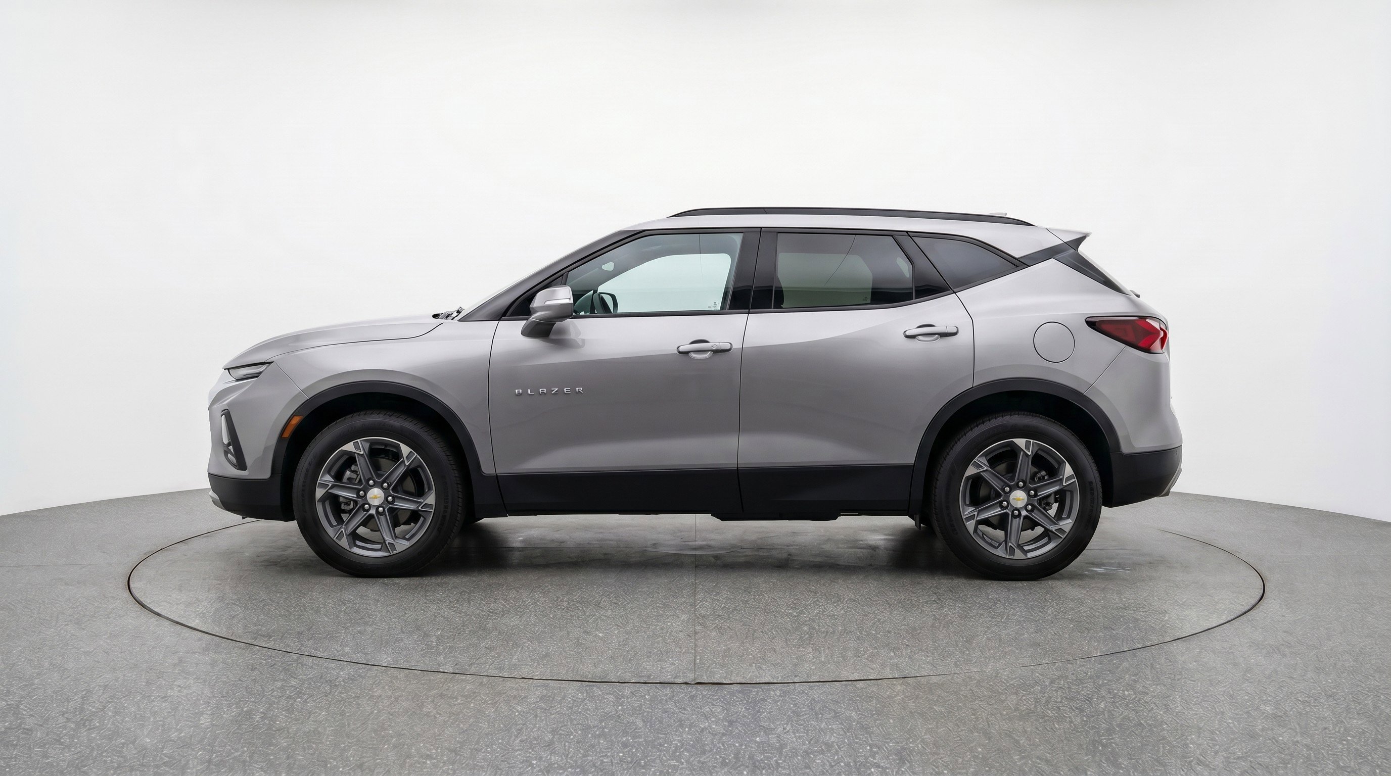 Used 2025 Chevrolet Blazer LT FWD image 5