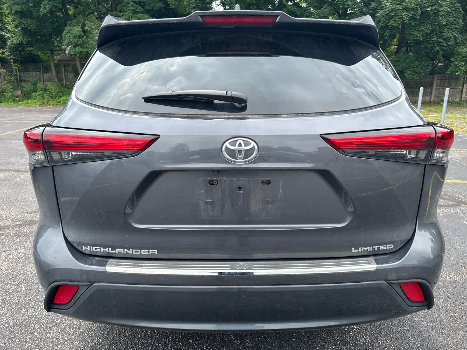 Used 2023 Toyota Highlander Limited FWD image 29