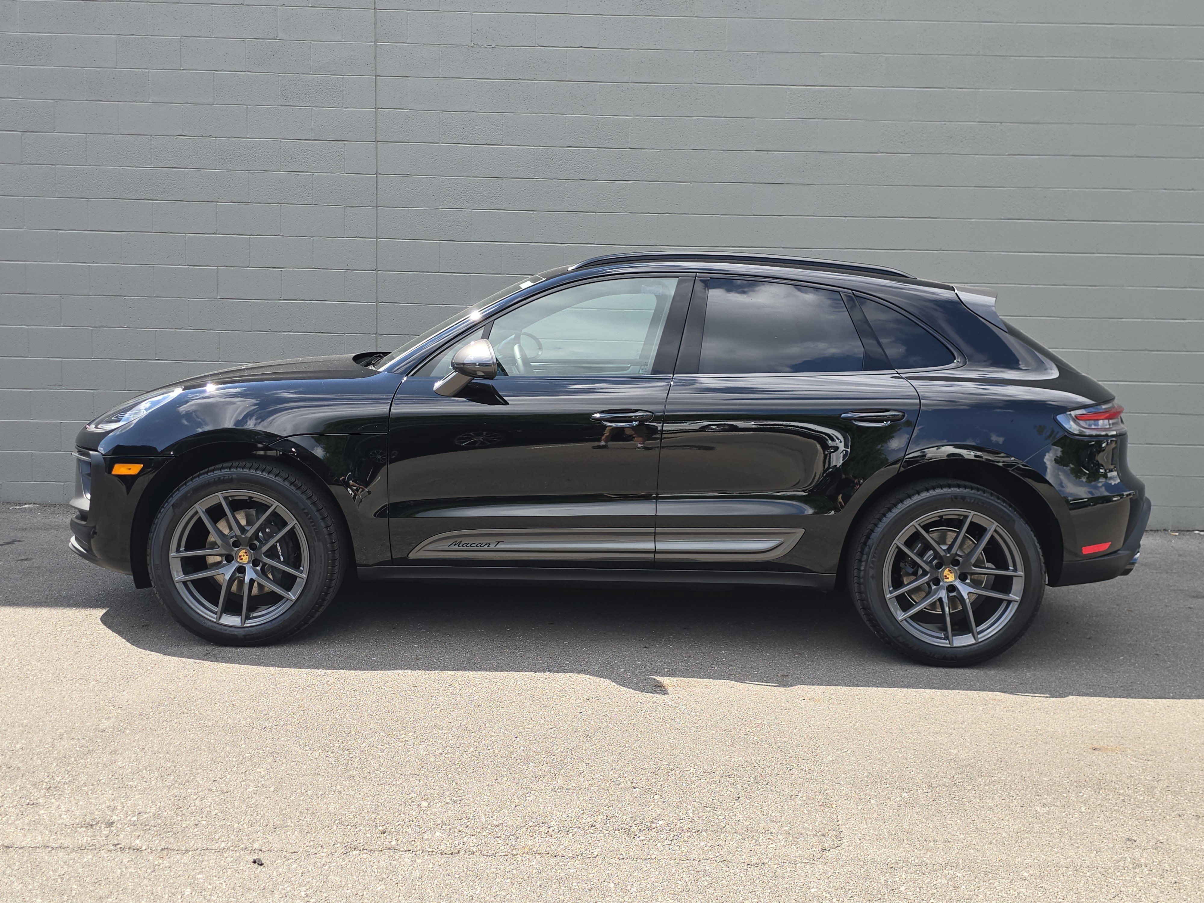 New 2026 Porsche Macan Turbo AWD/4WD image 2