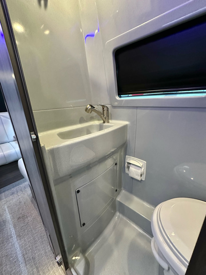 Used 2024 Mercedes-Benz Sprinter 3500 image 52