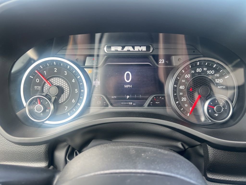 New 2026 RAM 1500 4x4 Crew Cab image 25