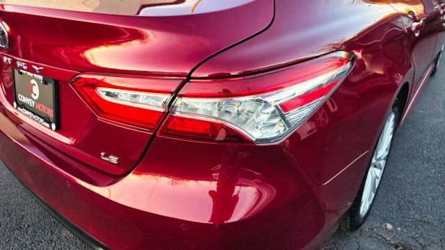 Used 2018 Toyota Camry XLE FWD image 44