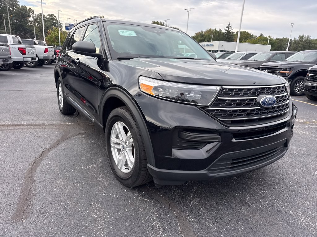 Used 2023 Ford Explorer XLT AWD/4WD image 4