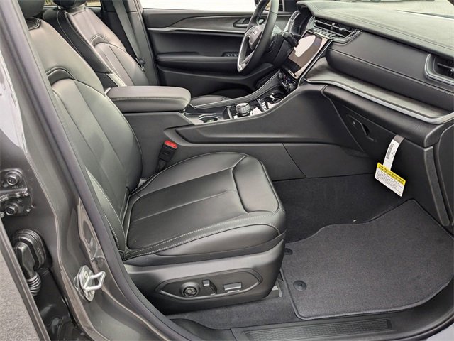 New 2025 Jeep Grand Cherokee Limited w/ Luxury Tech Group II image 39