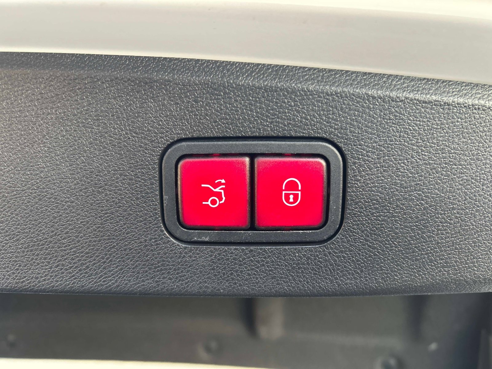 Used 2016 Mercedes-Benz E 350 Sedan image 14