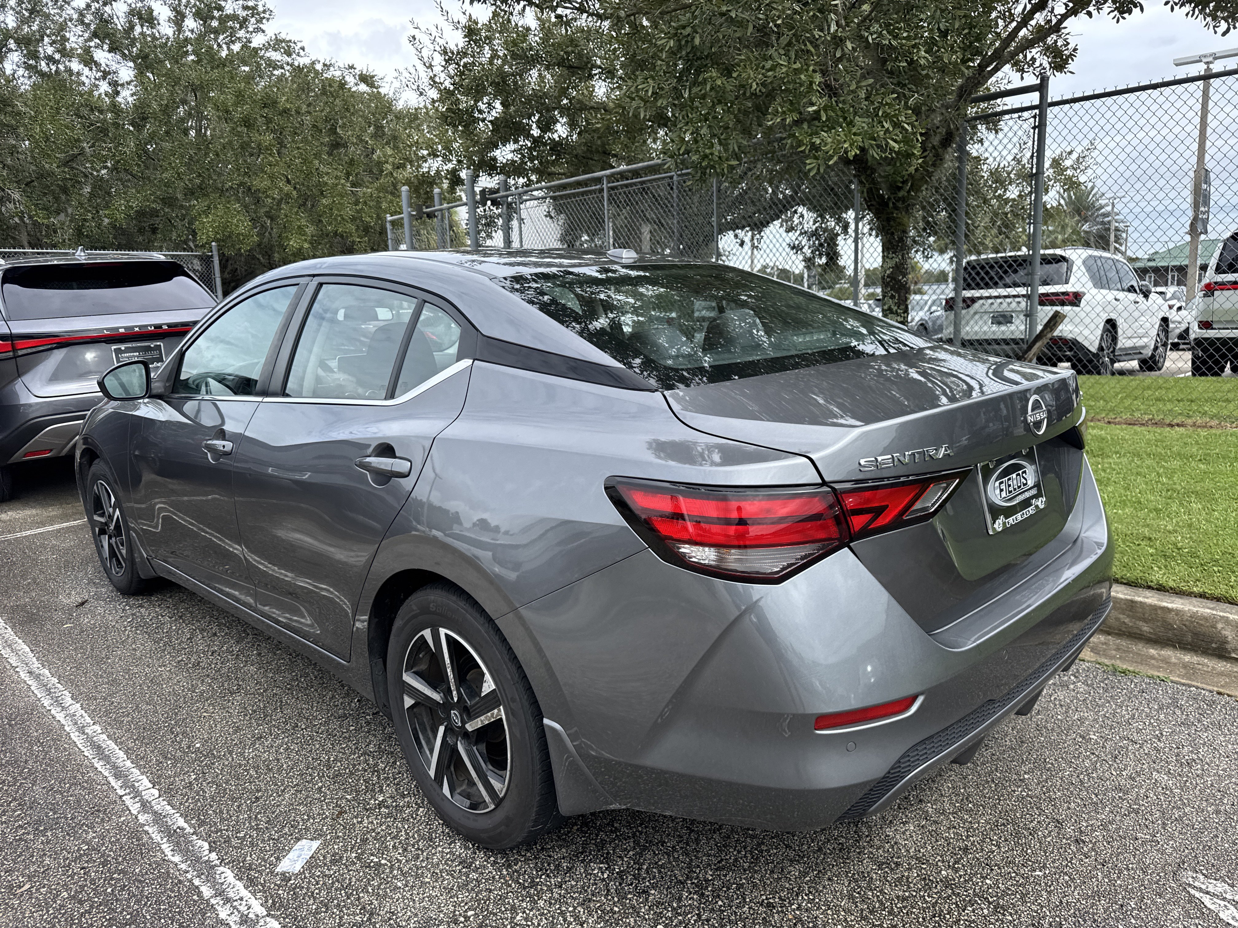 Used 2024 Nissan Sentra SV FWD image 3