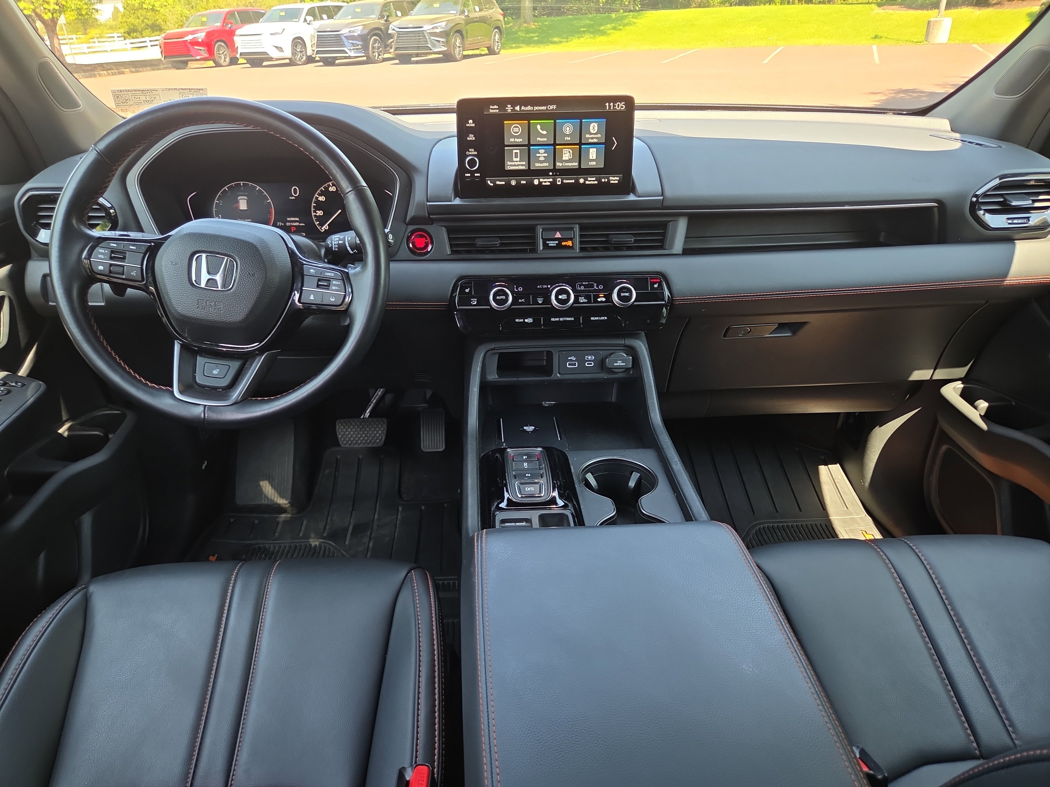Used 2025 Honda Pilot TrailSport image 24