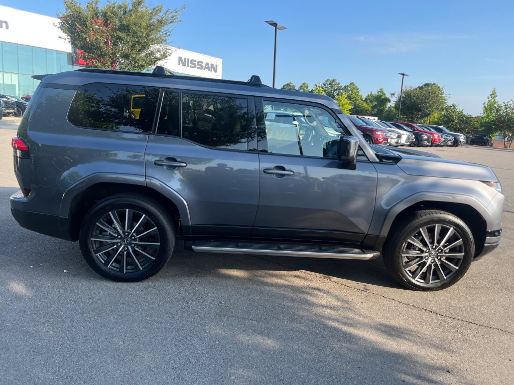 Used 2026 Lexus GX 550 w/ Accessory Package (2T) AWD/4WD image 8
