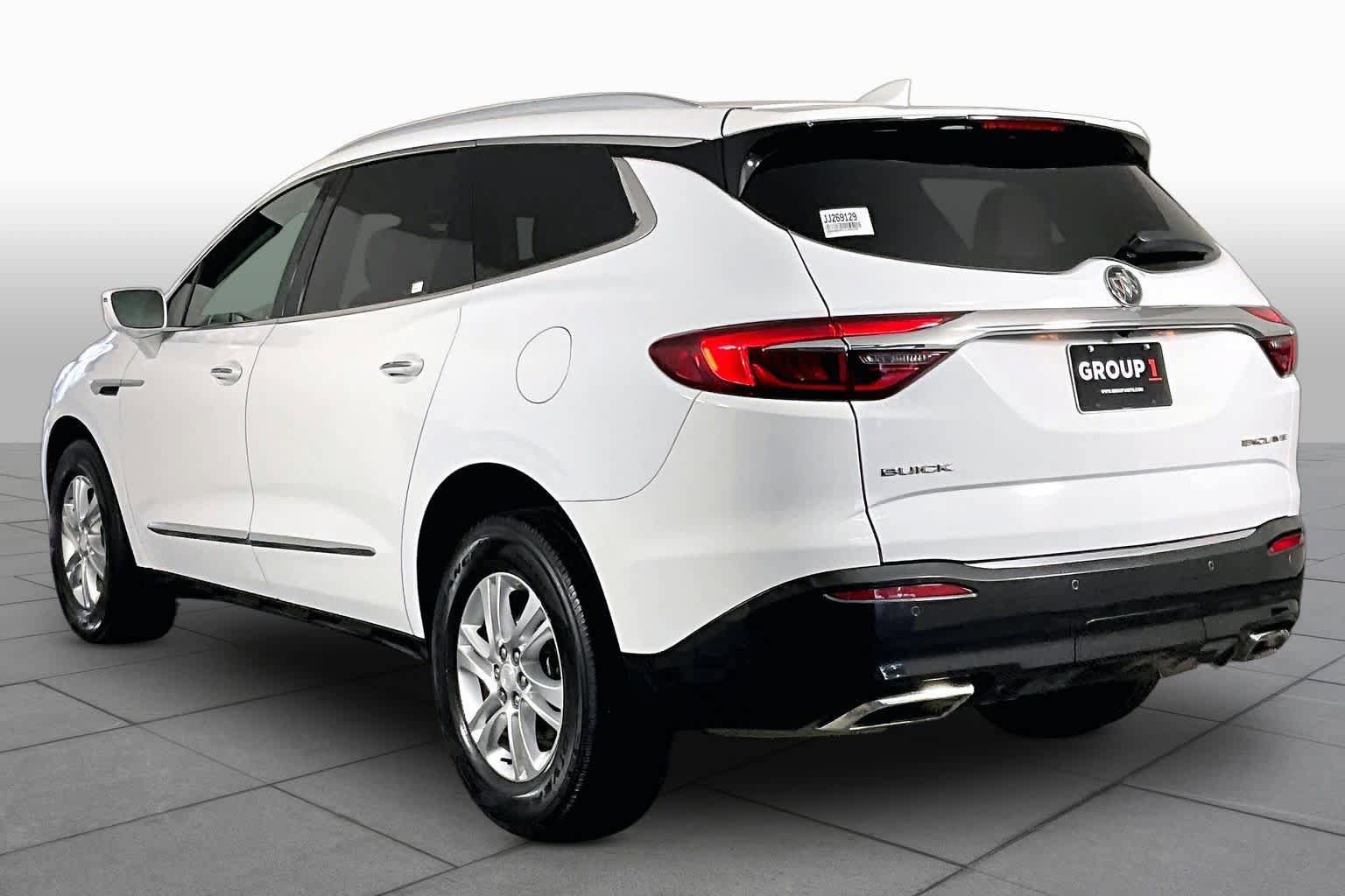 Used 2018 Buick Enclave Essence FWD image 11
