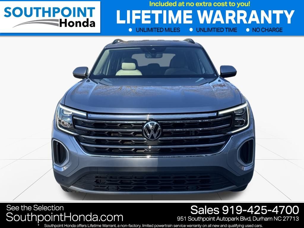 Used 2024 Volkswagen Atlas SE w/ Black Wheel Package image 2