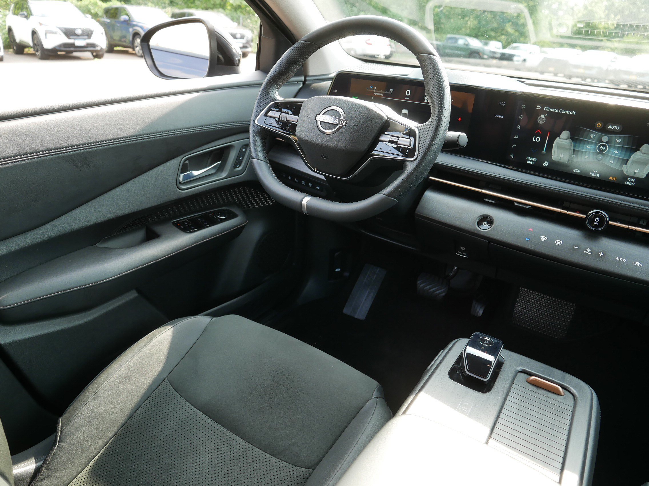 Certified 2024 Nissan Ariya AWD image 9