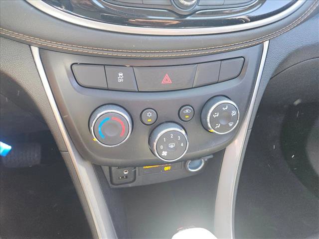 Used 2020 Chevrolet Trax LT FWD image 17