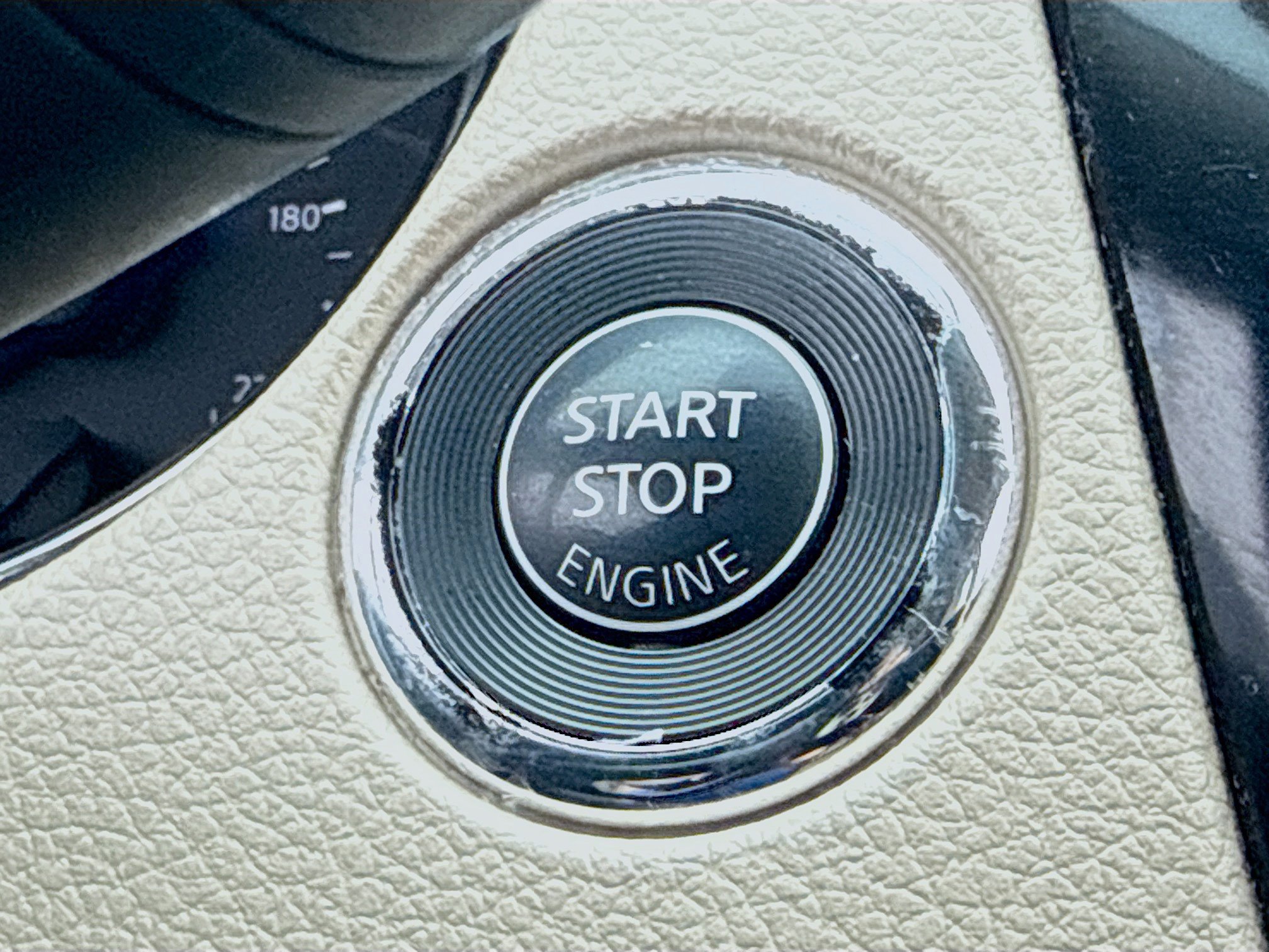 Used 2017 Nissan Rogue SV AWD/4WD image 9