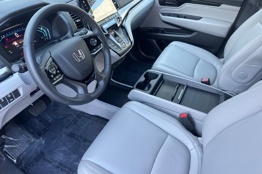 Used 2023 Honda Odyssey Touring image 9