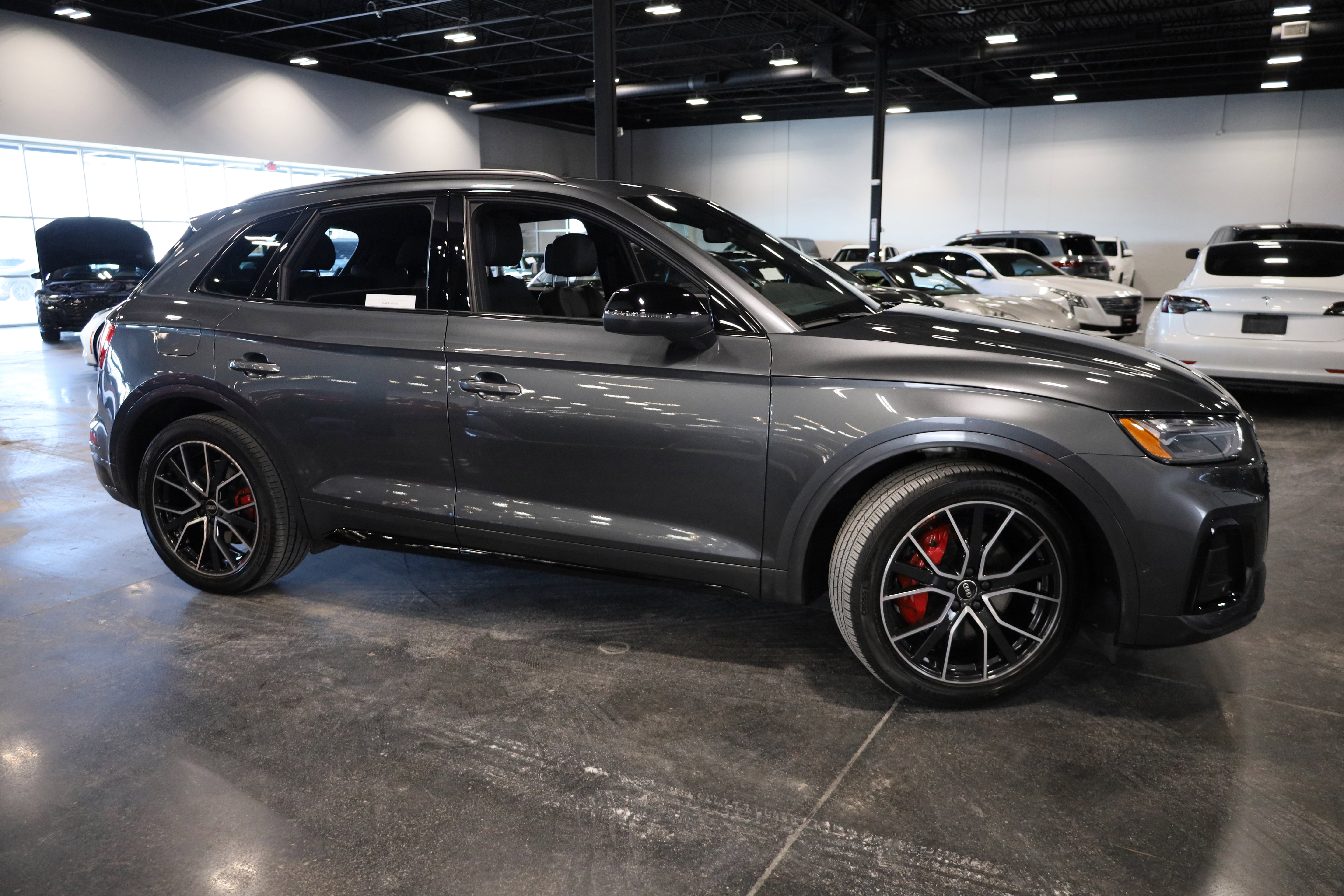Used 2023 Audi SQ5 Prestige w/ Prestige Package image 8