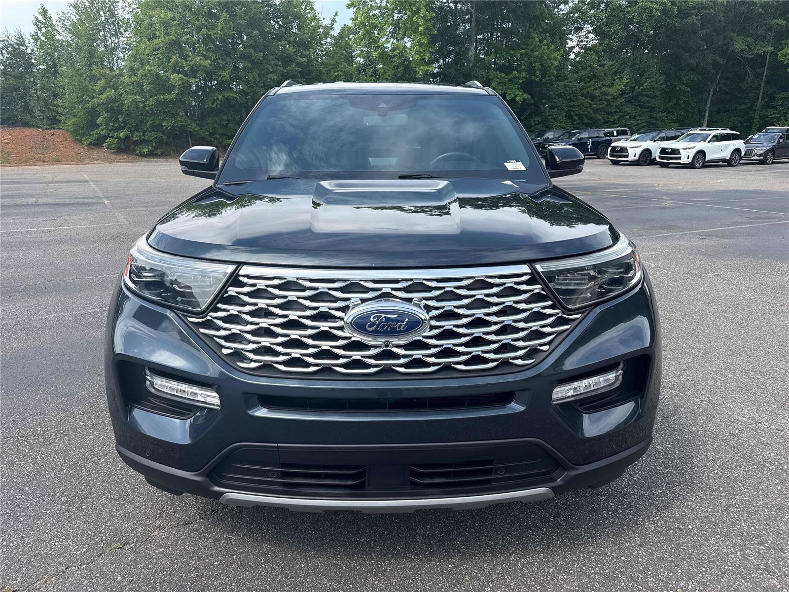 Used 2022 Ford Explorer Platinum w/ Technology Package AWD/4WD image 3